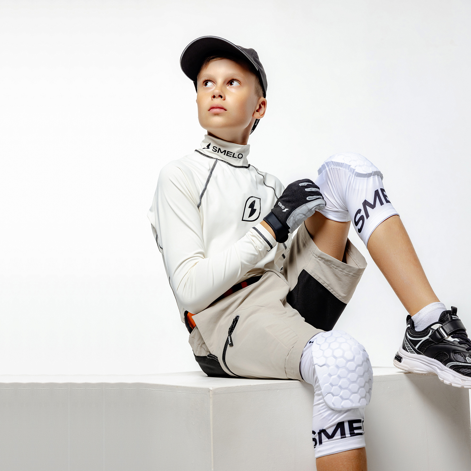 Наколенники SMELO